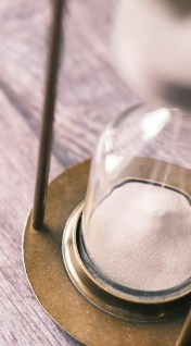 hourglass depicting tax deadline